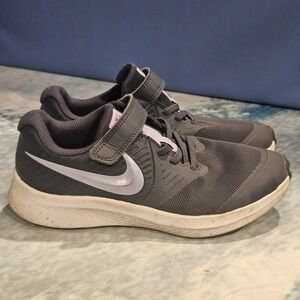 Nike Star Runner 2 Girls Running Shoes Gray Purple Hook Loop Size 2.5 AT1801-406